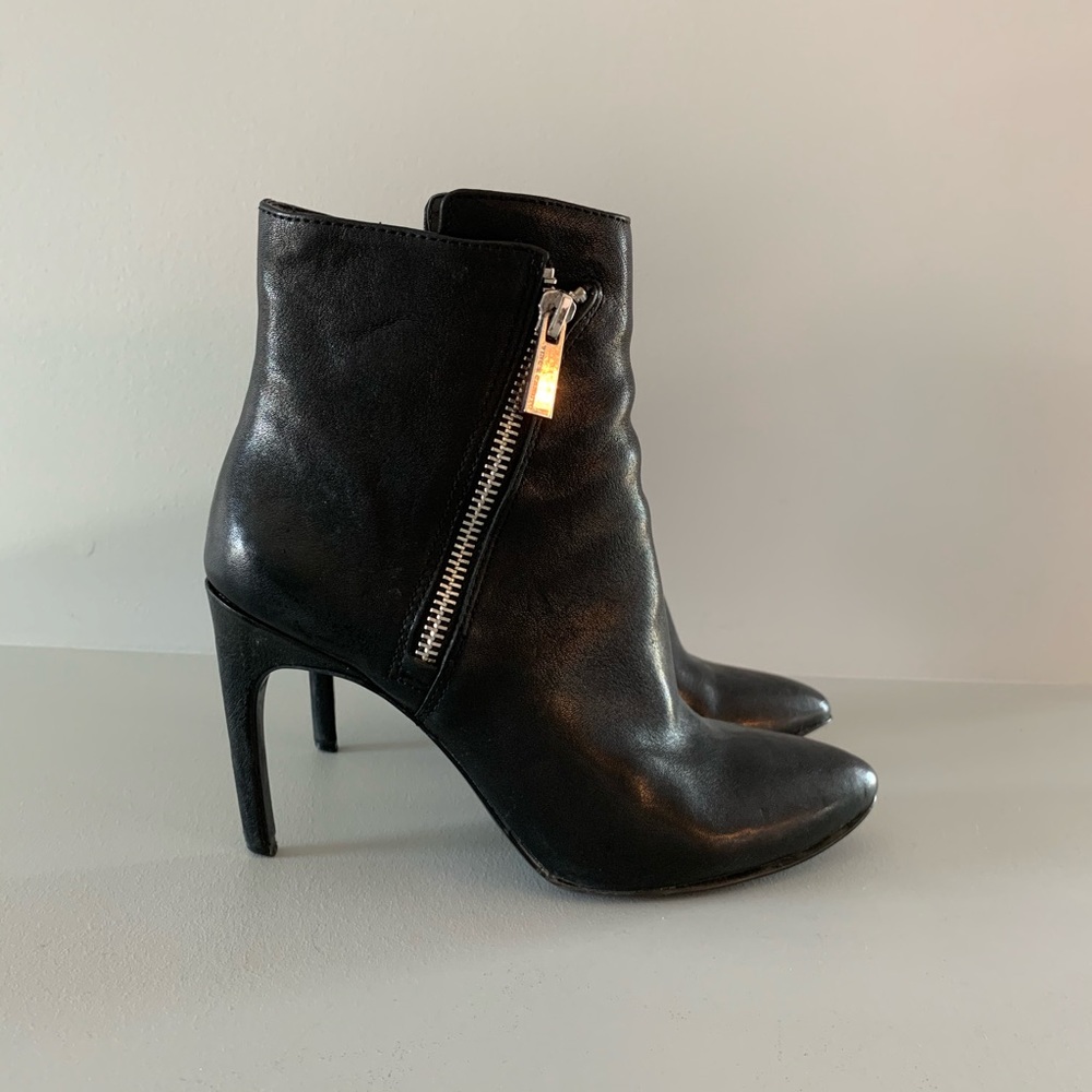 Vince Camuto Black Zip Booties. size 6